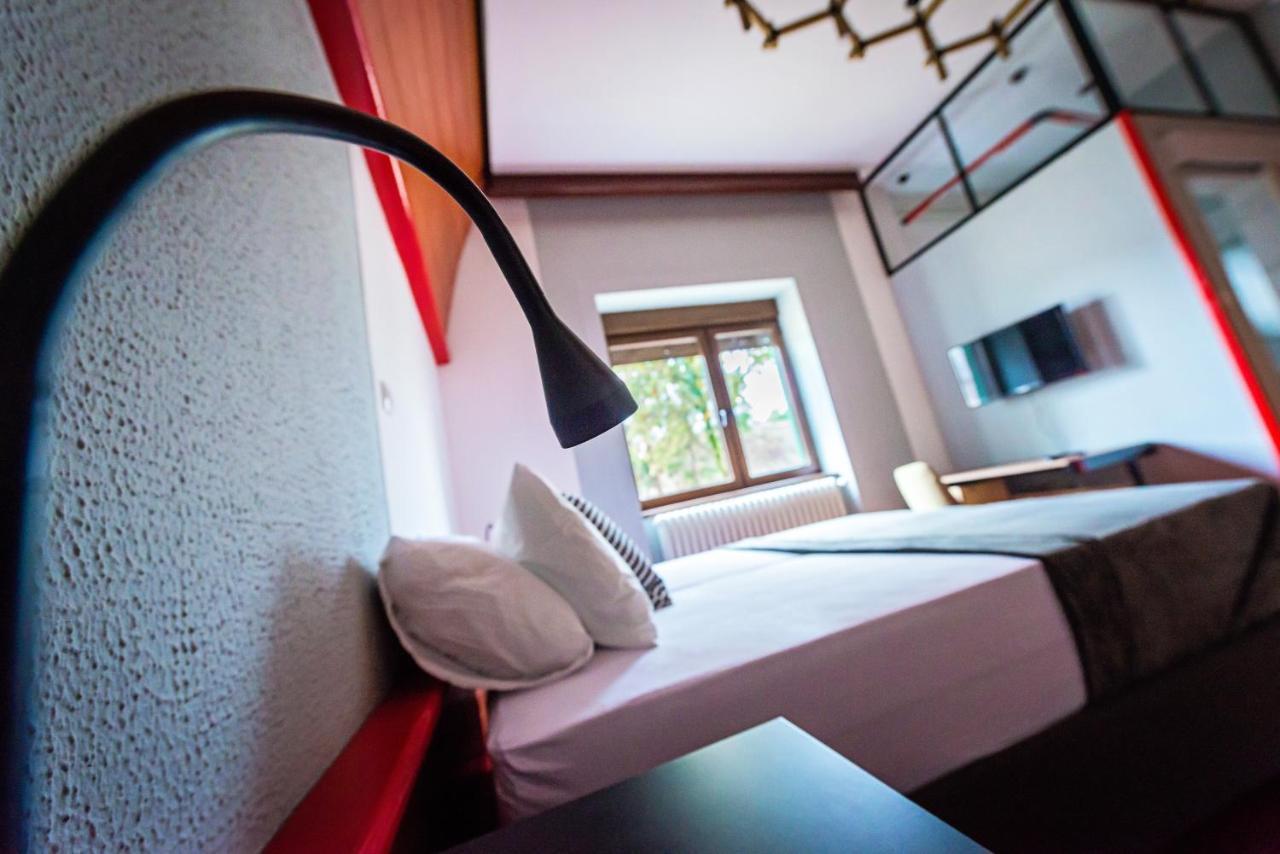 Pb Urban Garden Stay With Secured Parking สเรมสกา มิโตรวิตซา ภายนอก รูปภาพ