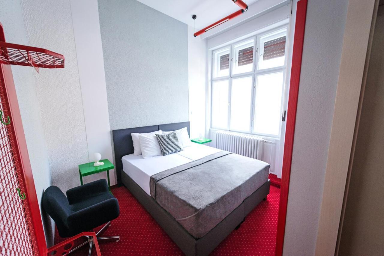 Pb Urban Garden Stay With Secured Parking สเรมสกา มิโตรวิตซา ภายนอก รูปภาพ