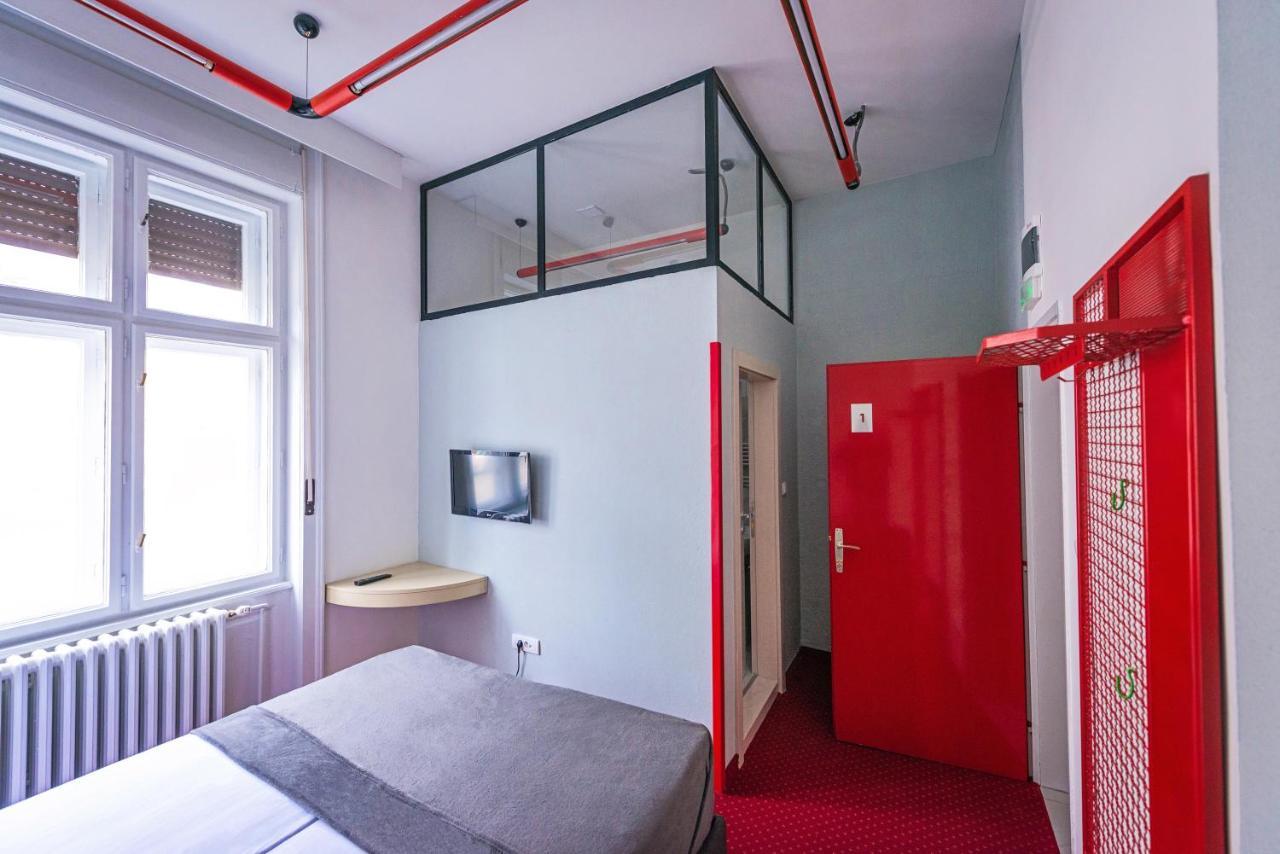 Pb Urban Garden Stay With Secured Parking สเรมสกา มิโตรวิตซา ภายนอก รูปภาพ